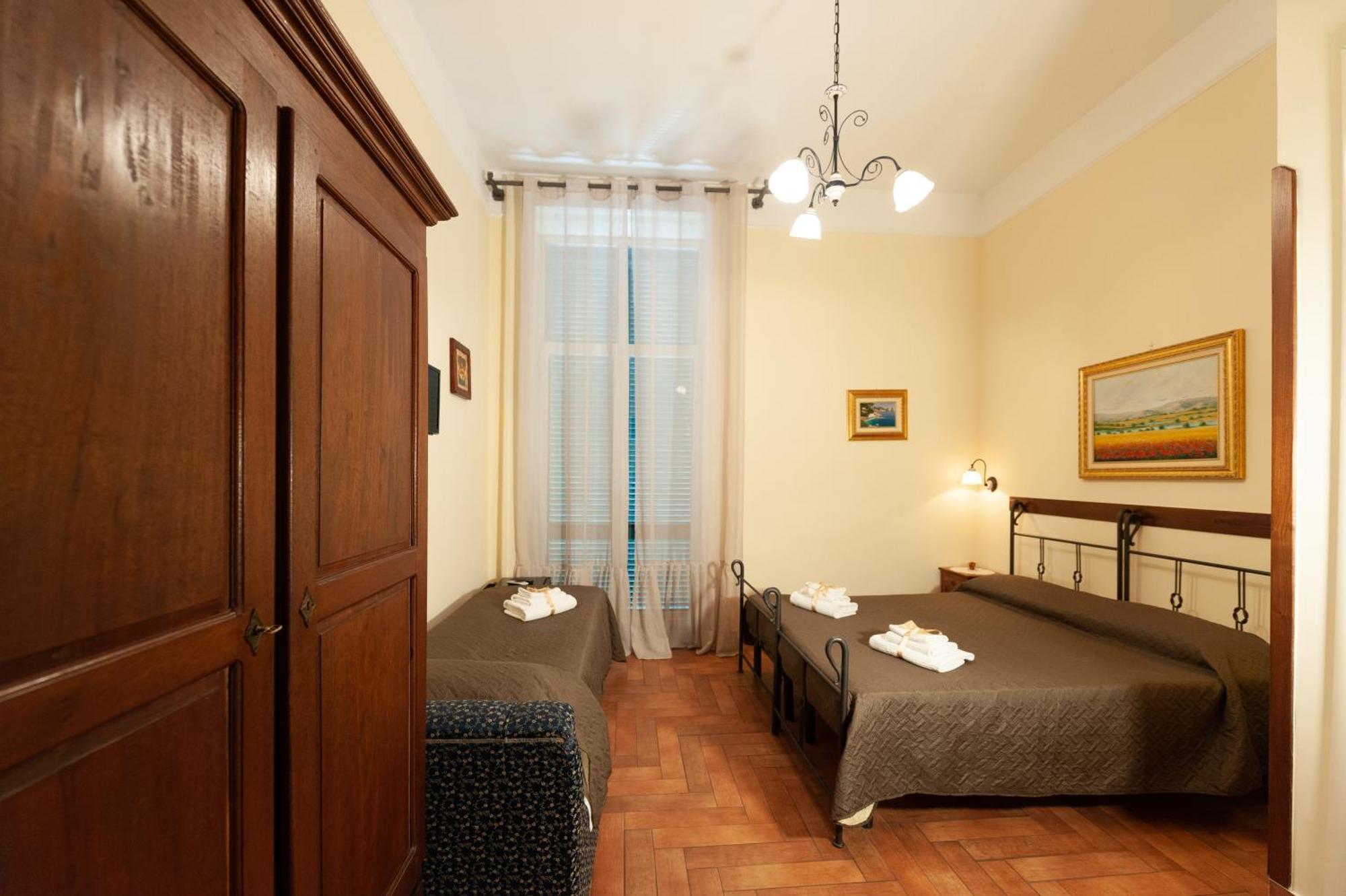 B&B Conte Cavour 나폴리 외부 사진