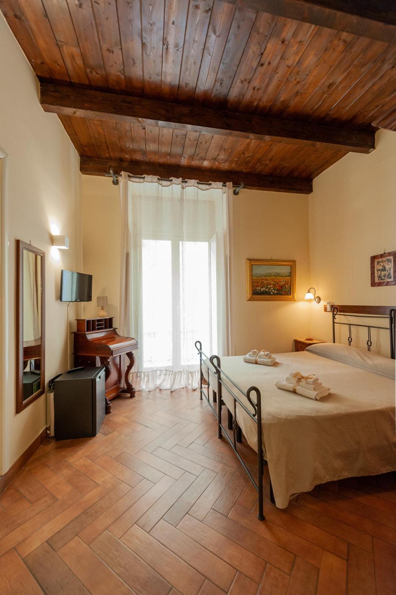B&B Conte Cavour 나폴리 외부 사진